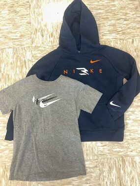 Nike Bundle Navy Hoodie with Orange Logo & Gray Nike Graphic Tee